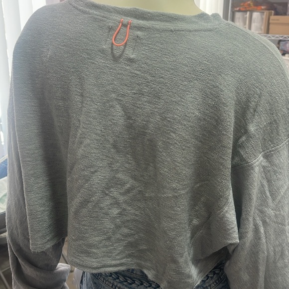 FREE PEOPLE FP MOVEMENTSurfside Crop Sweatshirt In Heather Grey - Picture 15 of 16